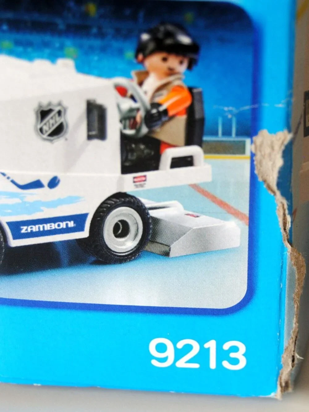 Playmobil 9213 NHL Zamboni Machine Ice Hockey Playset 23 Pieces NEW